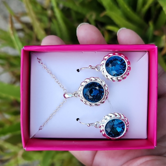 Avon Jewelry - NEW! DECEMBER - Birthstone Necklace & Earring  Set -  December  ocean blue